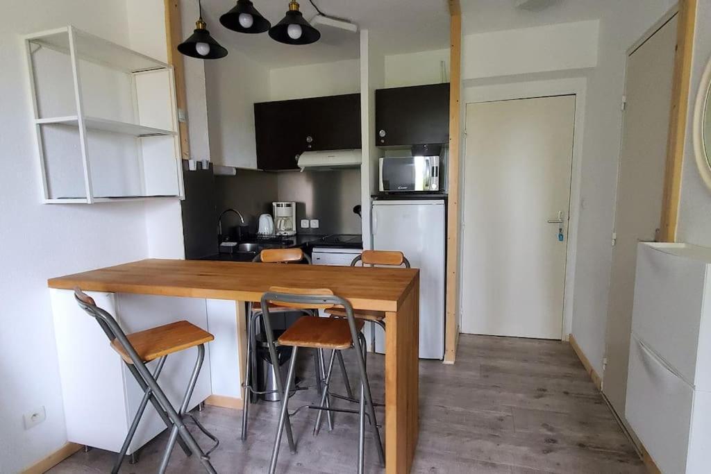 Appartement Dans Residence Avec Piscine La Londe-les-Maures ภายนอก รูปภาพ